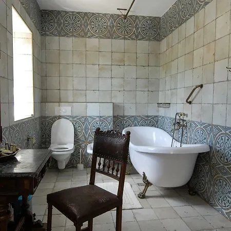 Papa's Court Villa Pasman