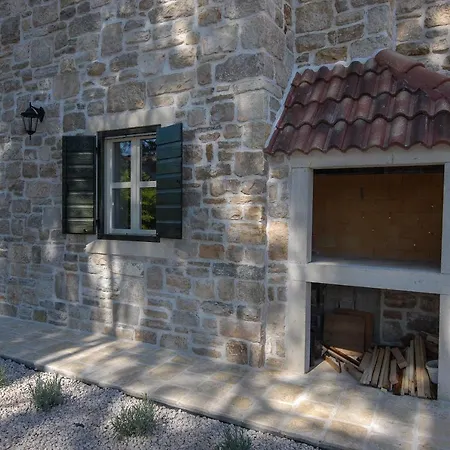 Papa's Court Villa
