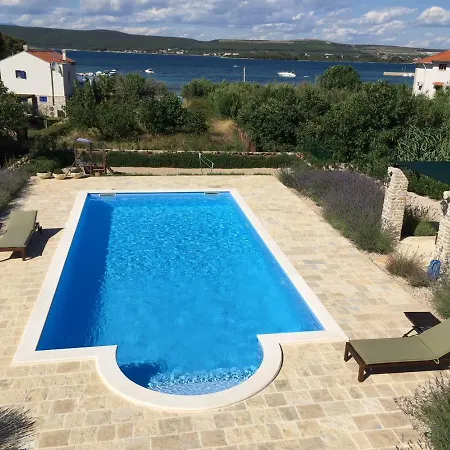 Papa's Court Villa Pasman