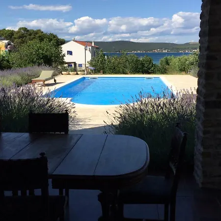 Villa Papa's Court